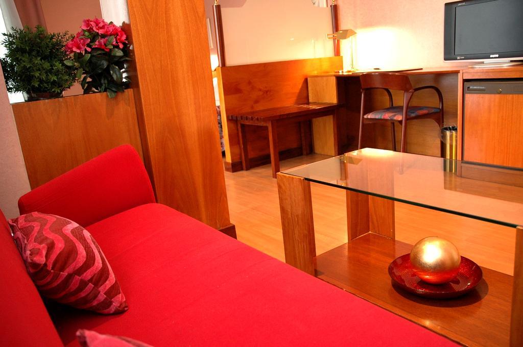 Hotel Arumi Santa Eugenia de Berga Bilik gambar