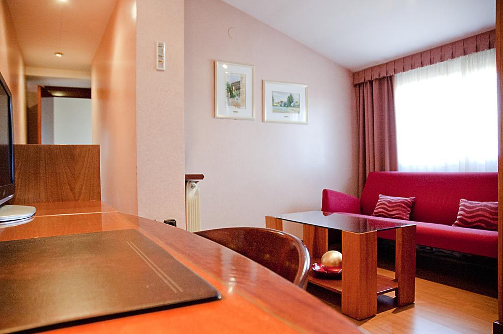 Hotel Arumi Santa Eugenia de Berga Bilik gambar