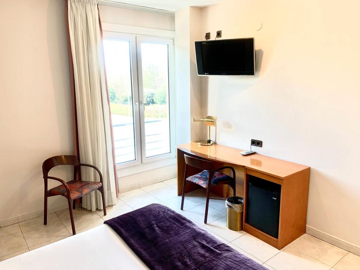 Hotel Arumi Santa Eugenia de Berga Luaran gambar